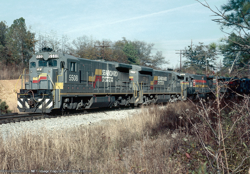 Seaboard System B30-7 #5508, U36B #5775, B23-7's #5119 & 5102 and U23B #2812 lead train #323 into the yard 